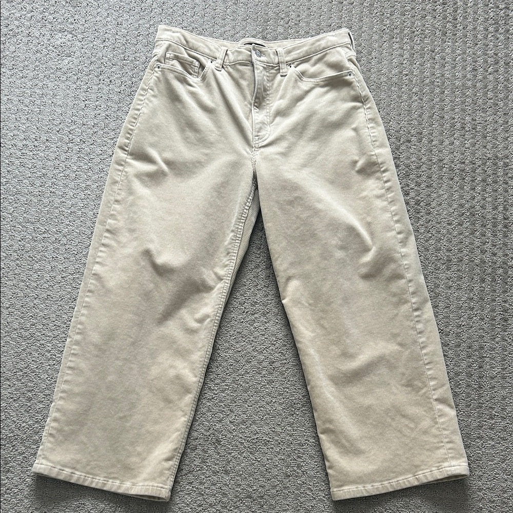 Banana Republic wide leg cropped corduroys. Excellent condition!